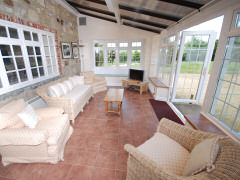 Rookley Farm Lodge, Rookley, Isle of Wight. Self catering cottage with pool